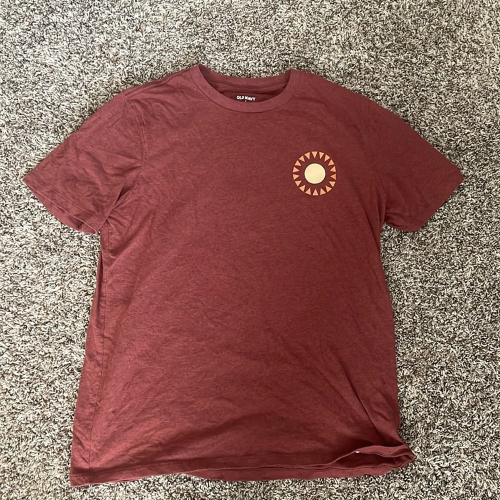 Old navy tshirt